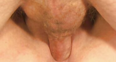 একটা আজেবাজে যুবক ছানা চুষতে শুরু করল সেক্সি বিএফ সেক্সি পায়ুপথে সেক্স