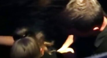 ছেলেরা চশমা সহ একটি সুন্দর শ্যামাঙ্গীর পাছায় দুটি ভোজপুরি সেক্সি বিএফ কোক রাখে।