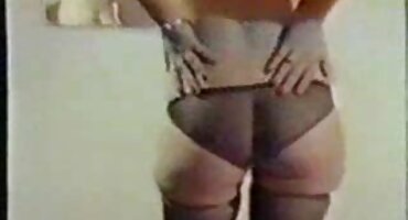 রাশিয়ান দাসী একদল ছেলের সাথে গ্রুপ সেক্স সেক্সি বিএফ ভিডিও করার আগে তার মলদ্বার fucks