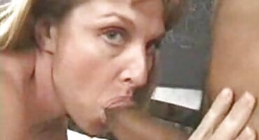 মলদ্বার চোদার বৌদিদের সেক্সি বিএফ আগে যুবক মিষ্টিভাবে বড় শিশ্ন চাটছে।