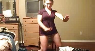 বাড়িতে চিক একা তার ওপেন সেক্সি বিএফ পাছা dildo সঙ্গে খেলা