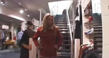 একটি মৃদু শ্যামাঙ্গিনী তার পাছায় তার প্রেমিকার লিঙ্গ সেক্সি বিএফ ফুল এইচডি নিয়ে গেল