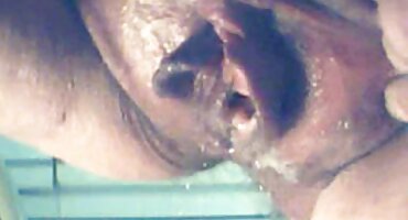 একটি বিলিয়ার্ড টেবিলের একটি পাঁজর মধ্যে একটি busty পরিপক্ক স্বর্ণকেশী Fucked সেক্সি বিএফ