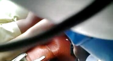 স্টকিংস মধ্যে একটি সুন্দর স্বর্ণকেশী একবারে দুই সদস্যের উপর পায়ু লাফ হিন্দি বিএফ সেক্সি