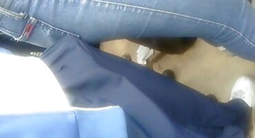 পায়ুপথের অশ্লীল ভিডিওতে নুনুকে বাংলা সেক্সি বিএফ বড়ো চুষতে বাধ্য করা হয়।