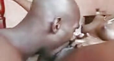 মুলাট্টো বিখ্যাতভাবে একটি ব্লোজব এবং হিন্দি বিএফ সেক্সি অ্যানিলিংগাসের পরে একটি বিন্দু নিয়ে একটি ডিকের উপর লাফ দেয়।