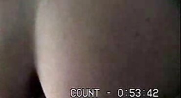 অভিজ্ঞ বেঙ্গলি সেক্সি বিএফ ভিডিও অশ্বপালন যুবকের পাছায় গরম কাম ঢেলে দেয়।