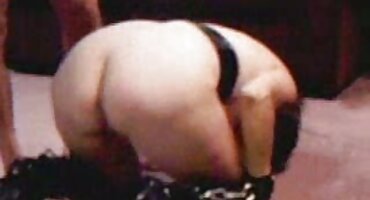 লোকটি একটি রাশিয়ান মেয়ের সেক্সি বিএফ পাছা চোদার জন্য প্রস্তুত হচ্ছে