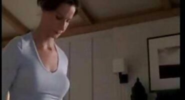 স্টকিংস বিএফ সেক্সি মধ্যে চর্মসার বেশ্যা ডবল অনুপ্রবেশ থেকে একটি প্রচণ্ড উত্তেজনা পায়