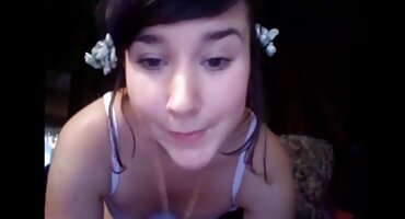 সুন্দরী মহিলা লোকটির লিঙ্গ চুষেছে এবং নিজেকে পাছায় চোদার হিন্দি বিএফ সেক্সি জন্য দিয়েছে