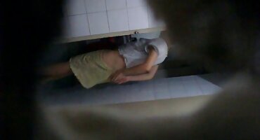 দেশে একটি বন্ধু হিন্দি সেক্সি বিএফ আনা এবং তার পাছা মধ্যে fucked