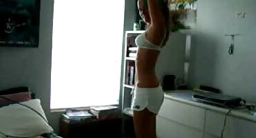 প্রলোভনসঙ্কুল ভেরোনিকা এবং নাতাশা নিজেদের মধ্যে ফিস্টিং অনুশীলন এবং পুরুষদের সাথে গ্রুপ সেক্স বিএফ সেক্সি সেক্সি বিএফ