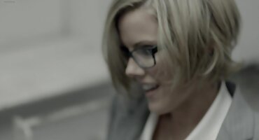 স্বর্ণকেশী একটি গ্রুপ বিএফ সেক্সি বিএফ ঢালাই লুঠ টাকা উপার্জন