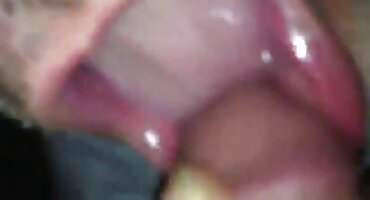 লোকটি মোটামুটিভাবে মুখ এবং পাছার মধ্যে ভুল দুশ্চরিত্রা fucked সেক্সি বিএফ