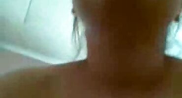 লোকটি একটি সুন্দর গার্লফ্রেন্ডের কাছে সেক্সি বিএফ সেক্সি বিএফ একটি মোটা পাছায় আটকে গেল।