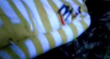 একটি পিগটেইল সেক্সি বিএফ বাংলা বেশ্যা একটি মুলাত্তোর আঁকাবাঁকা শিশ্নের উপর একটি বিন্দু নিয়ে বসে এবং লাফ দেয়