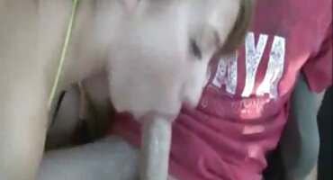 তার স্বামীর সাথে শয়নকক্ষে একজন পরিণত সেক্সি মুভি বিএফ মহিলার প্রথম পায়ূর উত্তেজনা