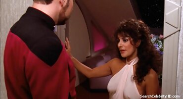 উল্কি বাংলা সেক্সি বিএফ সহ অনুরাগী কুক্কুট প্রথমবার তার পাছায় ঝাঁকুনি দেয়