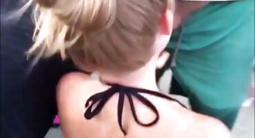 লাল নিউ সেক্সি বিএফ দুশ্চরিত্রা একটি কাউগার্ল অবস্থানে একটি পাছার মধ্যে একটি শিশ্ন দ্বারা টেনে আনা হয়