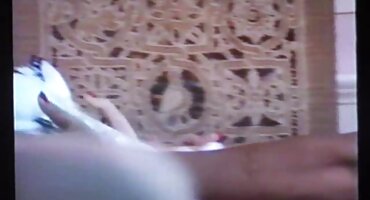 একটি পনিটেল দিয়ে একটি অল্প বয়স্ক শ্যামাঙ্গীর মলদ্বারে শুক্রাণু নিষ্কাশন করে। সেক্সি মুভি বিএফ