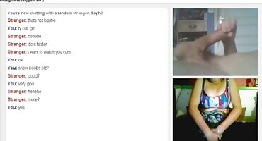 কালো মানুষ তার সেক্সি বিএফ যুবক স্বামীর সামনে অন্য কারো স্ত্রীকে পাছায় চুদছে.