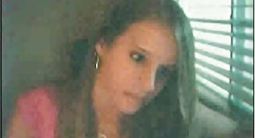 একটি কালো কেশিক MILF কে একটি পায়ূ রসালো সেক্সি বিএফ ভিডিও দেয়