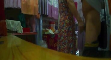 একটি পায়ু ঢালাই এ প্রথমবারের সেক্সি বিএফ সেক্সি জন্য সুন্দর মেয়ে